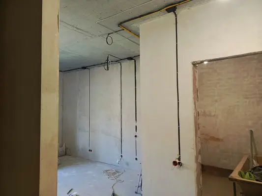 Установка розеток выключателей светильников